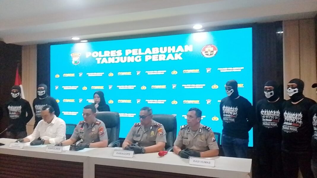 Polres Pelabuhan Tanjung Perak Memastikan Upaya Pemberantasan Narkoba Akan Terus Dilakukan Secara Masarakat Polres Pelabuhan Tanjung Perak Memastikan Upaya Pemberantasan Narkoba Akan Terus Dilakukan Secara Masarakat
