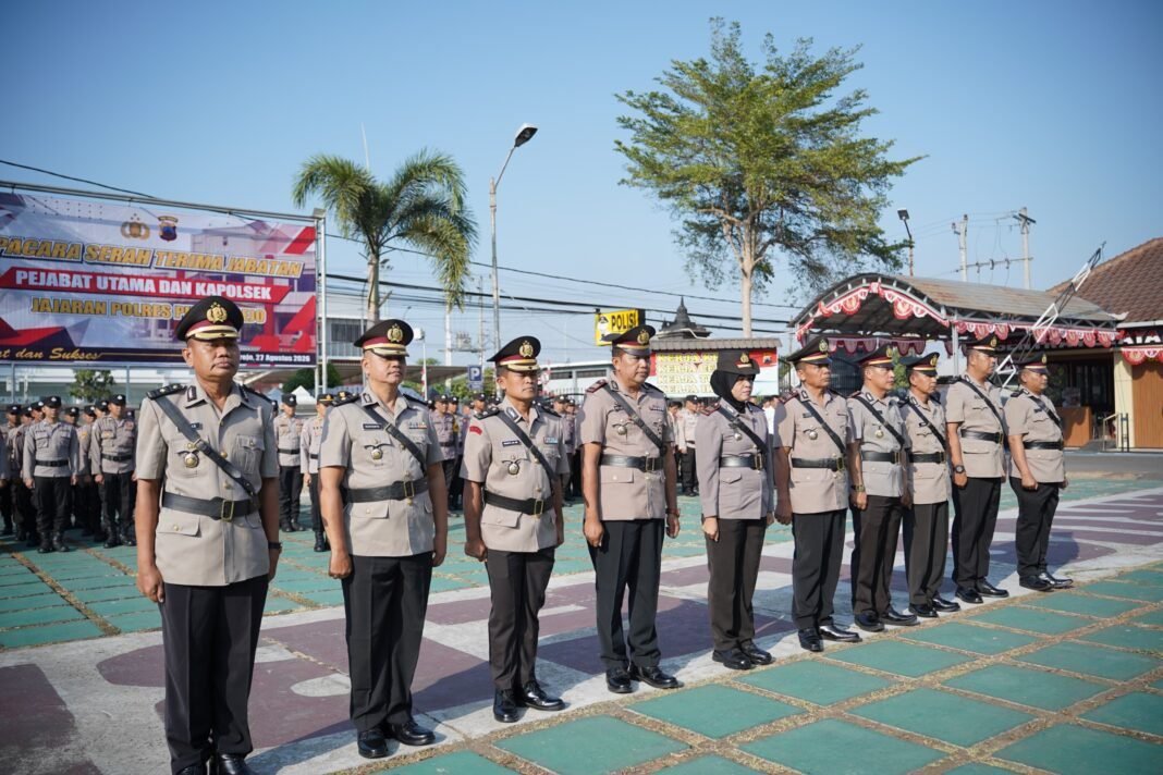 JAJARAN POLRES PURWOREJO GELAR SERTIJAB PJU DAN KAPOLSEK DI LINGKUNGAN POLRES PURWOREJO JAJARAN POLRES PURWOREJO GELAR SERTIJAB PJU DAN KAPOLSEK DI LINGKUNGAN POLRES PURWOREJO
