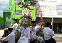 Bukan Sekadar Kirab, 24 Ancak Agung SMK PGRI 5 Kencong Jadi Wujud Kepedulian untuk Warga