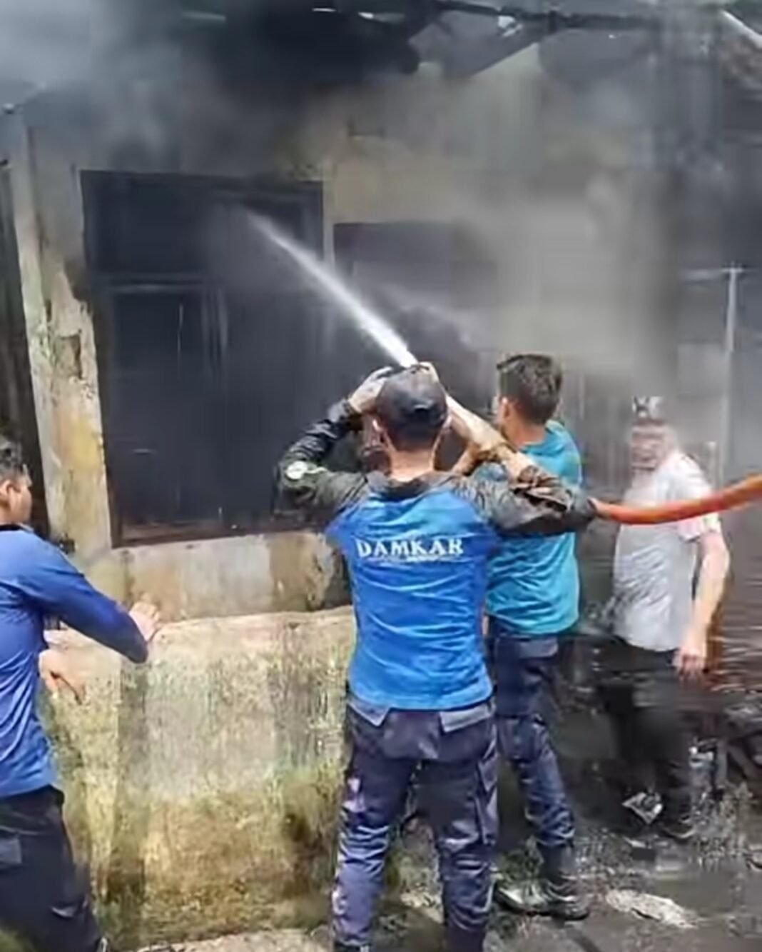 Kebakaran Rumah Bertingkat di Tanobato, Bocah 4 Tahun Meninggal Terjebak Api Kebakaran Rumah Bertingkat di Tanobato, Bocah 4 Tahun Meninggal Terjebak Api