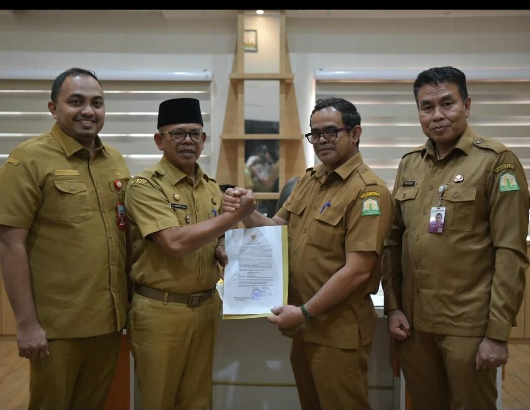 Taufik Resmi Jadi Plt Sekda Aceh,Dek Fadh Titip Pesan Jaga Integritas Taufik Resmi Jadi Plt Sekda Aceh,Dek Fadh Titip Pesan Jaga Integritas