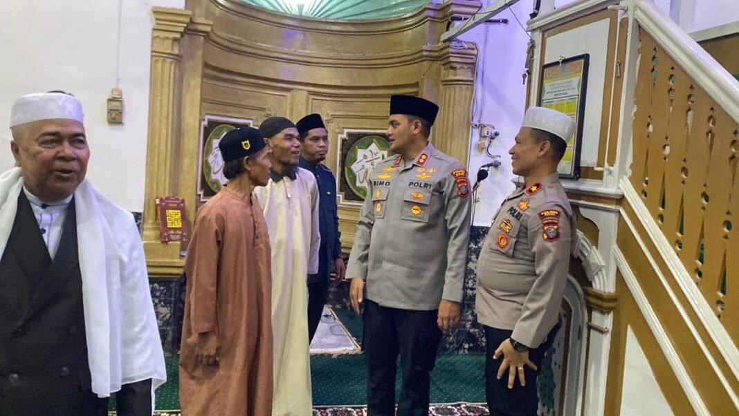 Wujud Nyata Kehadiran Polri di Tengah Masyarakat Kapolres Binjai Laksanakan Sholat Jumat Berjemaah Wujud Nyata Kehadiran Polri di Tengah Masyarakat Kapolres Binjai Laksanakan Sholat Jumat Berjemaah