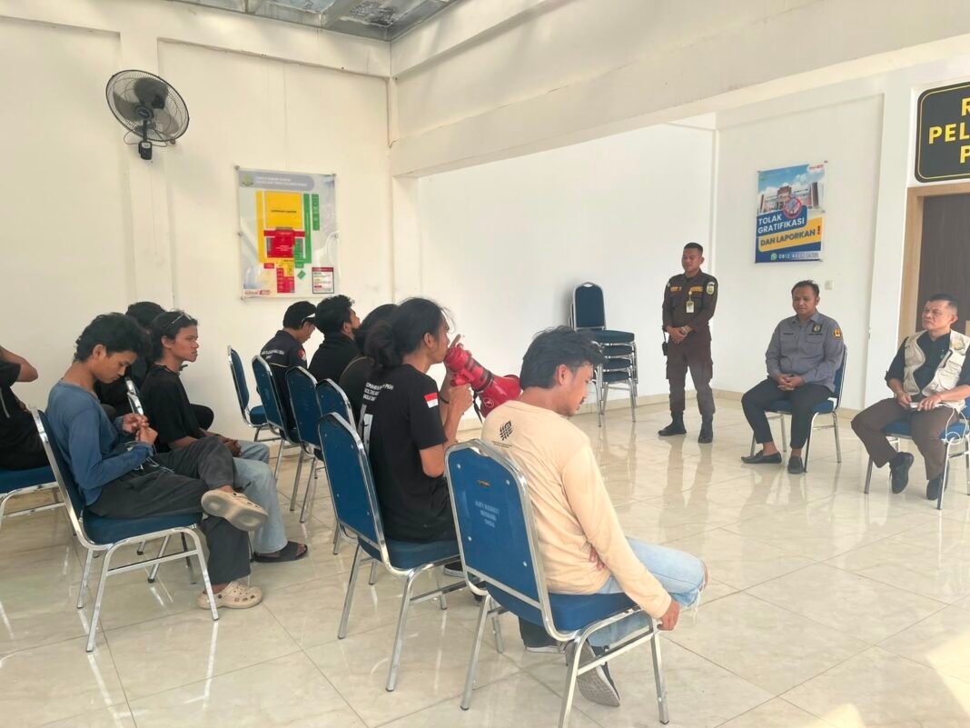 GMH Sulbar “Kepung” Kejati, Desak Usut Temuan BPK Rp403 Juta dan Proyek Jalan Urekang–Mambi GMH Sulbar “Kepung” Kejati, Desak Usut Temuan BPK Rp403 Juta dan Proyek Jalan Urekang–Mambi