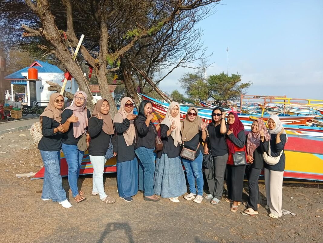 ALUMNI SMP NEGERI 5 KUTOARJO GELAR PERTEMUAN RUTINITAS PIKNIK DI PANTAI JATIMALANG* ALUMNI SMP NEGERI 5 KUTOARJO GELAR PERTEMUAN RUTINITAS PIKNIK DI PANTAI JATIMALANG*