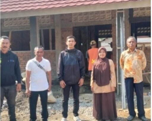Revitalisasi SDN 1 Pawenang Libatkan Warga, Orang Tua dan Komite Turun Tangan Revitalisasi SDN 1 Pawenang Libatkan Warga, Orang Tua dan Komite Turun Tangan