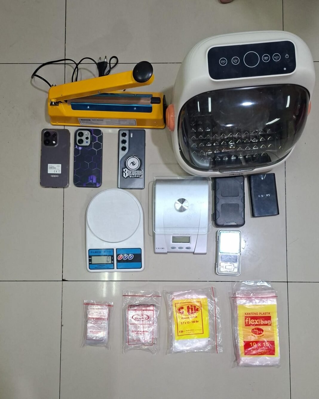 *Operasi Nila Jaya 2026, Polres Metro Jakarta Pusat Ungkap 18,4 KG Sabu dan 10 Ribu Butir Ekstasi* *Operasi Nila Jaya 2026, Polres Metro Jakarta Pusat Ungkap 18,4 KG Sabu dan 10 Ribu Butir Ekstasi*