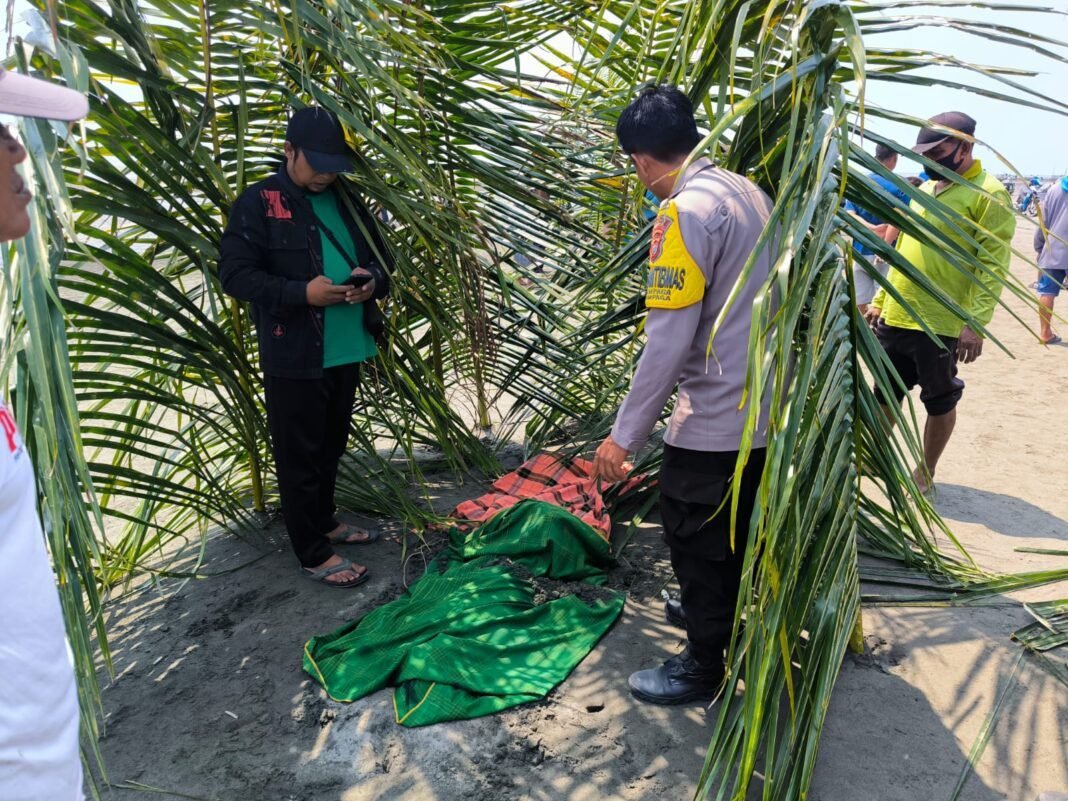 Mayat Tanpa Identitas Ditemukan Pesisir Pantai Dato Mamuju, Polisi Minta Warga Lapor Mayat Tanpa Identitas Ditemukan Pesisir Pantai Dato Mamuju, Polisi Minta Warga Lapor