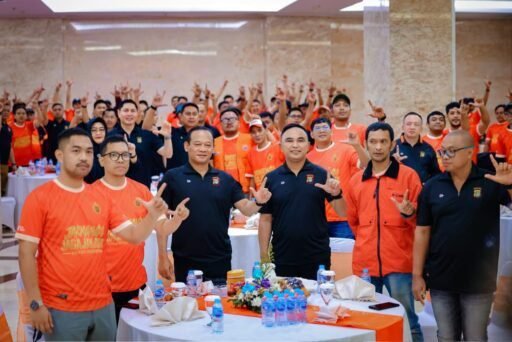 *Tasyakuran Bersama The Jakmania, Kapolda: Rawat Kebersamaan, Jaga Jakarta* *Tasyakuran Bersama The Jakmania, Kapolda: Rawat Kebersamaan, Jaga Jakarta*