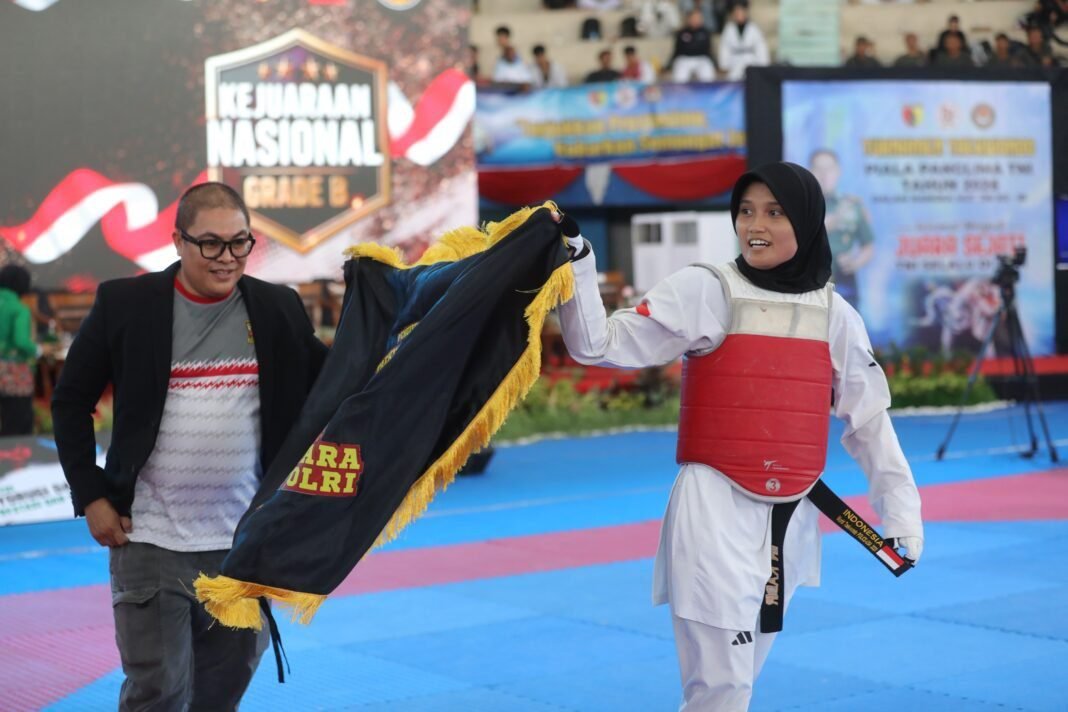 Bripda Ikja Artina Sabet Medali Emas, Harumkan Nama Polda Malut di Ajang Nasional Taekwondo Bripda Ikja Artina Sabet Medali Emas, Harumkan Nama Polda Malut di Ajang Nasional Taekwondo