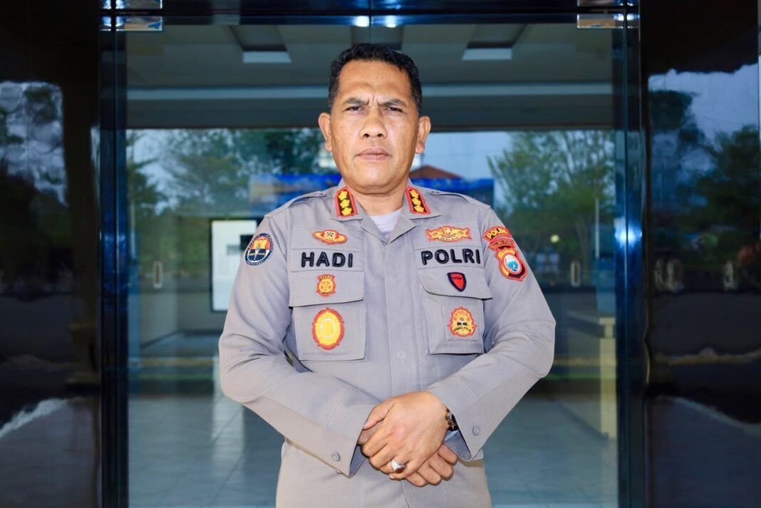 Dua Tersangka Serahkan Diri, Polisi Apresiasi Itikad Baik dan Ajak Semua Pihak Jaga Kedamaian Dua Tersangka Serahkan Diri, Polisi Apresiasi Itikad Baik dan Ajak Semua Pihak Jaga Kedamaian
