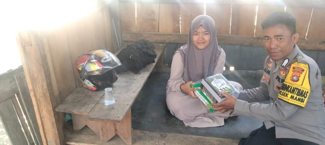 Bhabinkamtibmas Salurkan Bantuan Al-Qur’an dan Iqra ke Taman Pengajian di Mehalaan Bhabinkamtibmas Salurkan Bantuan Al-Qur’an dan Iqra ke Taman Pengajian di Mehalaan