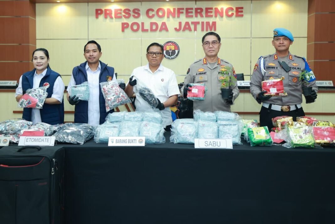 Polda Jatim Ungkap 1.870 Kasus Narkoba, 2.382 Tersangka Diamankan Polda Jatim Ungkap 1.870 Kasus Narkoba, 2.382 Tersangka Diamankan