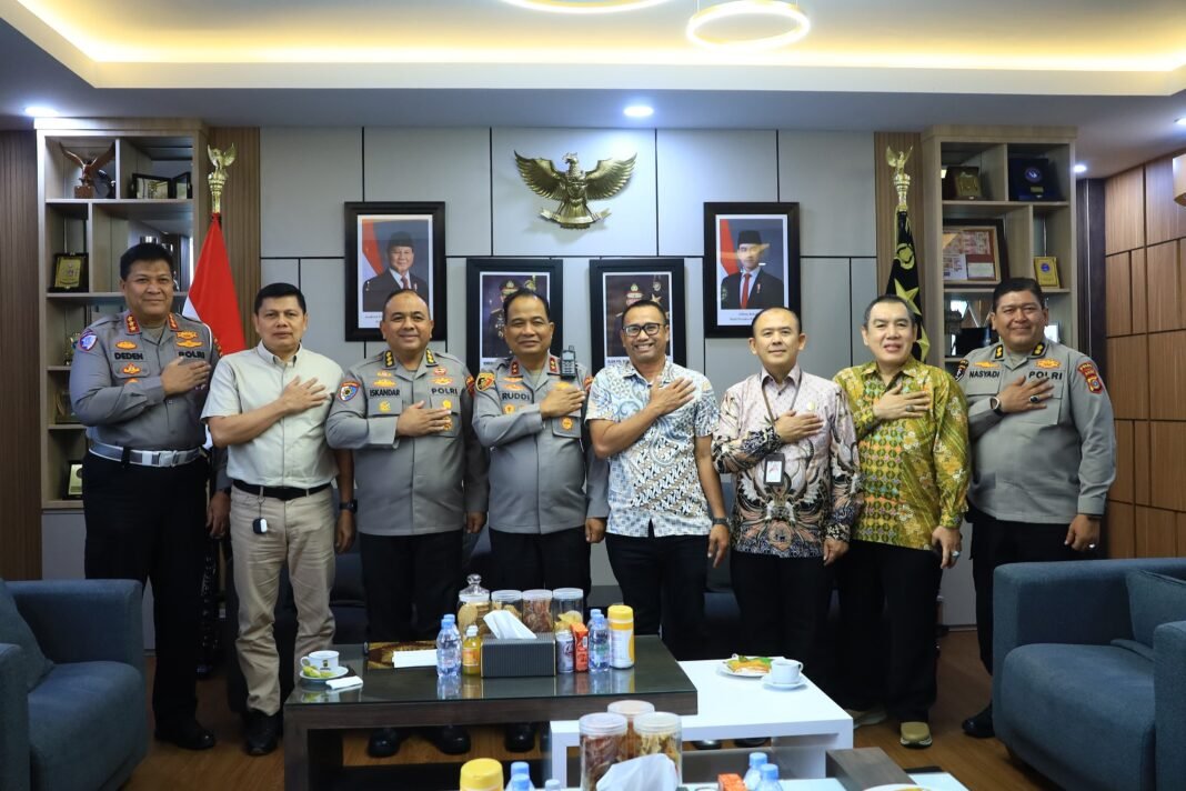 Kapolda Aceh Sambut Silaturahmi Asisten Deputi KemenPAN-RB Kapolda Aceh Sambut Silaturahmi Asisten Deputi KemenPAN-RB