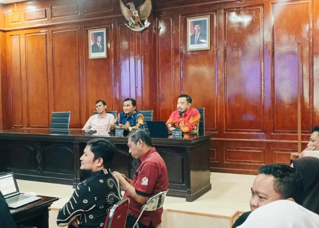 Bupati di Wakili Kepala Bapperida Aceh Barat,Abdul Wahab,Pimpin Rapat Persiapan Pembahasan RKA Tahun 2027 Bupati di Wakili Kepala Bapperida Aceh Barat,Abdul Wahab,Pimpin Rapat Persiapan Pembahasan RKA Tahun 2027