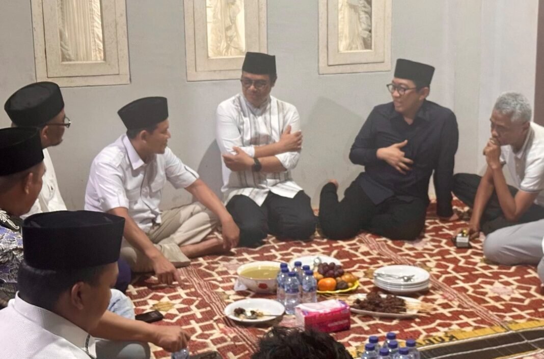 Wagub Aceh Dek Fadh Bertakziah ke Rumah Duka Ayah Nezar Patria Wagub Aceh Dek Fadh Bertakziah ke Rumah Duka Ayah Nezar Patria