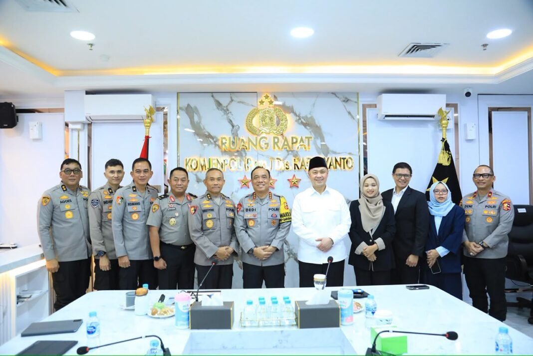 Polri dan Prof Ary Ginanjar Kuatkan Sistem Karier Berbasis TalentDNA dan Teknologi* Polri dan Prof Ary Ginanjar Kuatkan Sistem Karier Berbasis TalentDNA dan Teknologi*