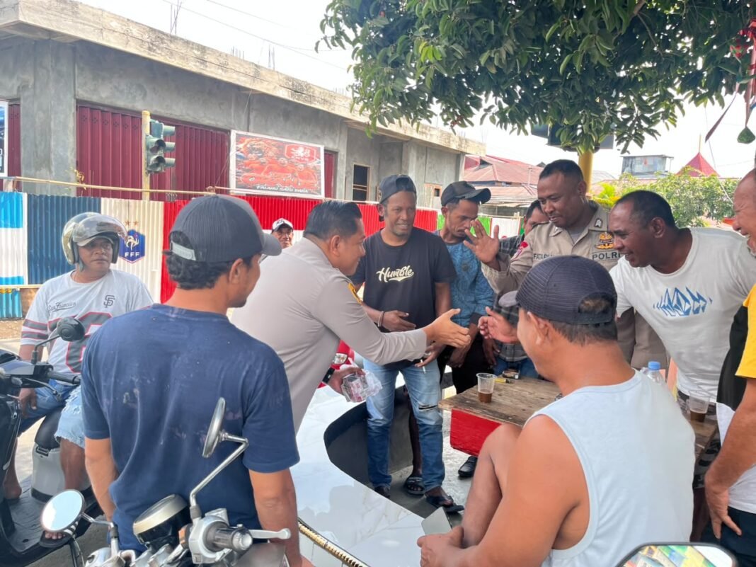 Satu Hari Bersama Masyarakat, Kapolres Kepulauan Sula Turun Langsung dan Serap Aspirasi Satu Hari Bersama Masyarakat, Kapolres Kepulauan Sula Turun Langsung dan Serap Aspirasi
