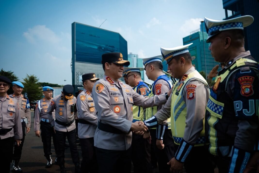 Apel Kebesaran,Kapolda danWakapolda Metro Jaya Ucapkan Terima Kasih dan Apresiasi kepada Anggota dan Jajaran* Apel Kebesaran,Kapolda danWakapolda Metro Jaya Ucapkan Terima Kasih dan Apresiasi kepada Anggota dan Jajaran*