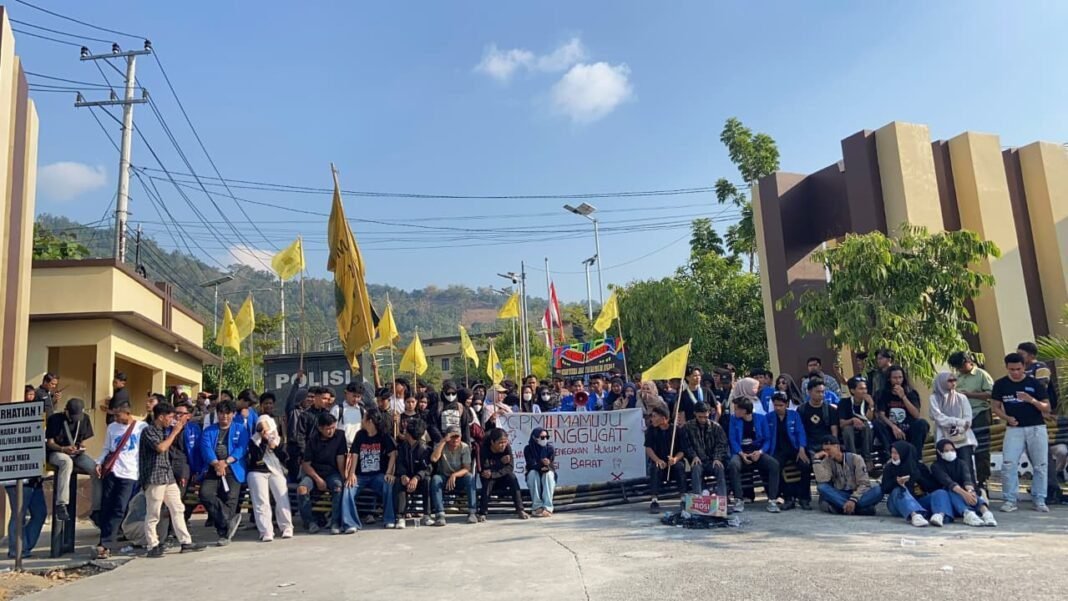 Gebrakan PMII Mamuju Desak Kapolda Sulbar Baru: Tuntaskan Warisan Kasus atau Publik Hilang Kepercayaan! Gebrakan PMII Mamuju Desak Kapolda Sulbar Baru: Tuntaskan Warisan Kasus atau Publik Hilang Kepercayaan!