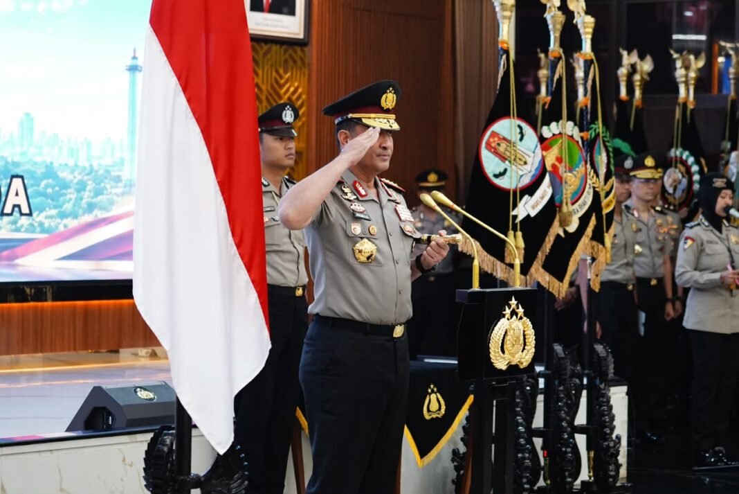 Kapolri Pimpin Sertijab Kakorlantas dan Tiga Kapolda di Mabes Polri Kapolri Pimpin Sertijab Kakorlantas dan Tiga Kapolda di Mabes Polri