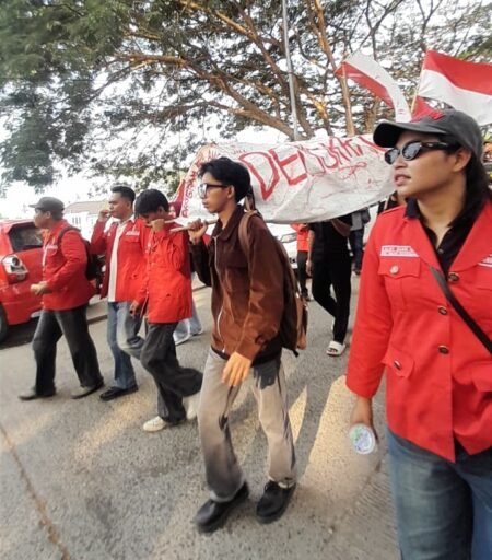 Dari MBG hingga Utang PT SMI, GMNI Mamuju Desak Pemerintah dan DPRD Buka Suara Dari MBG hingga Utang PT SMI, GMNI Mamuju Desak Pemerintah dan DPRD Buka Suara