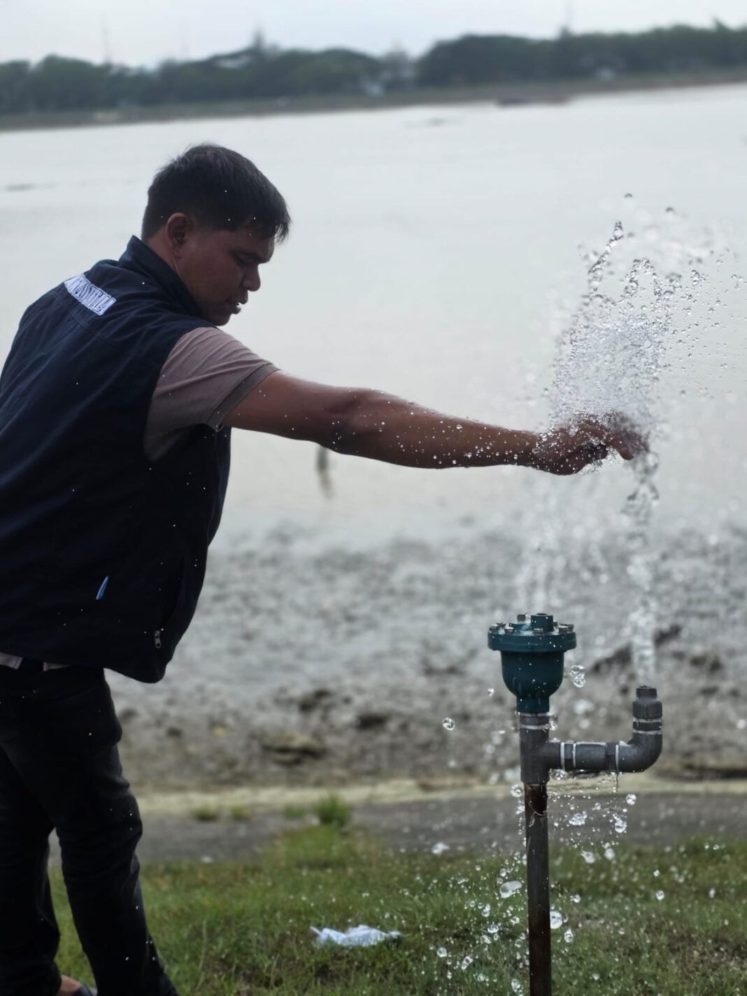 Aksi Cepat Kasubag Jaringan Muhammad Ichsan Pastikan Distribusi Air WTP Pasie Lamgarot Handal Aksi Cepat Kasubag Jaringan Muhammad Ichsan Pastikan Distribusi Air WTP Pasie Lamgarot Handal