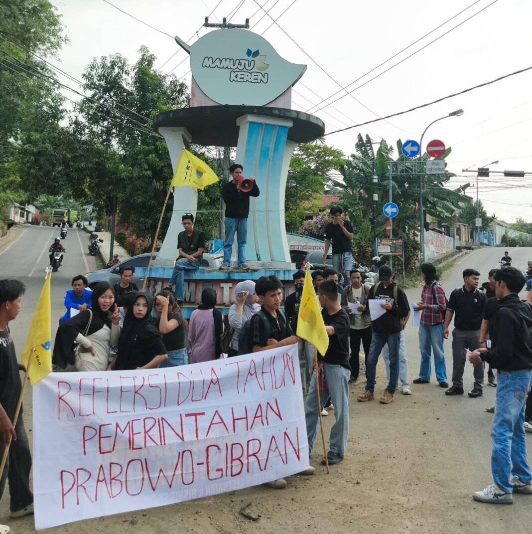 PMII Mamuju Turun ke Jalan, Sampaikan 15 Tuntutan di Dua Tahun Pemerintahan Prabowo-Gibran PMII Mamuju Turun ke Jalan, Sampaikan 15 Tuntutan di Dua Tahun Pemerintahan Prabowo-Gibran