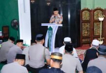 Kapolda Maluku Utara Ajak Masyarakat Jaga Kamtibmas Lewat Subuh Keliling di Masjid Al-Munawwar