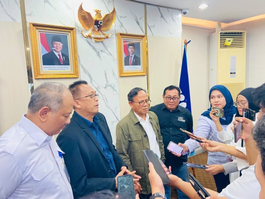 Ketua Dewan Pers Peringatkan Bahaya Algoritma, SMSI dan RRI Perkuat Sinergi Lawan Hoaks Ketua Dewan Pers Peringatkan Bahaya Algoritma, SMSI dan RRI Perkuat Sinergi Lawan Hoaks