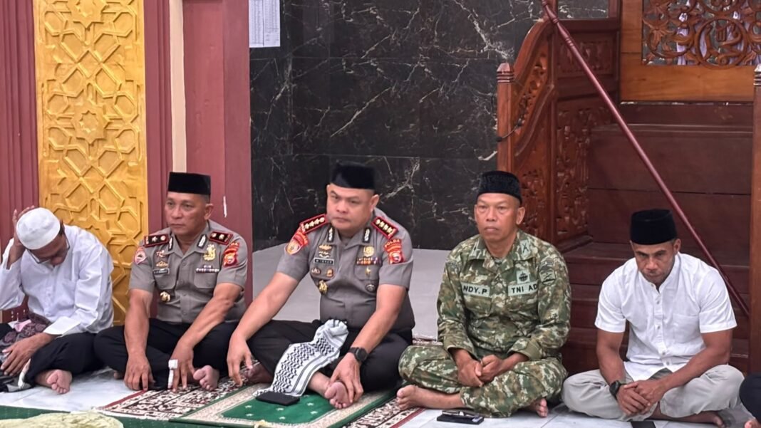 Safari Subuh, Binmas Polda Malut Pererat Silaturahmi dengan Masyarakat Safari Subuh, Binmas Polda Malut Pererat Silaturahmi dengan Masyarakat