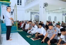 Kapolda Maluku Utara Ajak Masyarakat Jaga Kerukunan Lewat Subuh Keliling di Masjid Nurul Fatah Bastiong