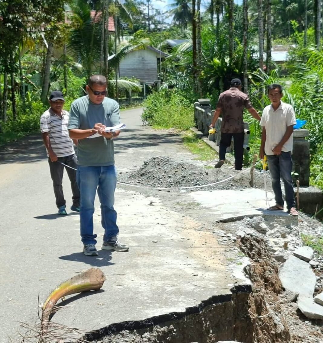 Dinas PUPR Gerak Cepat Tangani Amblas Jalan di Bukit Meugajah Akibat Erosi Krueng Bhe Dinas PUPR Gerak Cepat Tangani Amblas Jalan di Bukit Meugajah Akibat Erosi Krueng Bhe