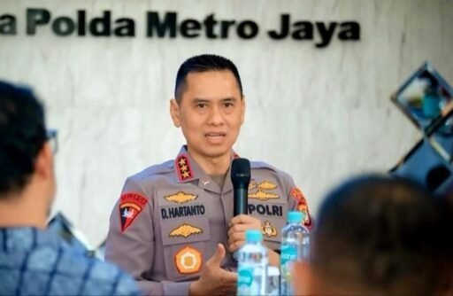 Saut MS dari TIS, Optimis Komjen Dadang Hartanto Pimpin Polda Metro Jaya Saut MS dari TIS, Optimis Komjen Dadang Hartanto Pimpin Polda Metro Jaya