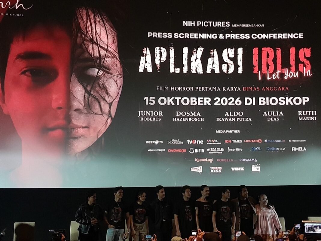 Dimas Anggara Bongkar Teror Horor Perkotaan di ‘Aplikasi Iblis’, Rindu Kekasih Berujung Ancaman Maut! Dimas Anggara Bongkar Teror Horor Perkotaan di ‘Aplikasi Iblis’, Rindu Kekasih Berujung Ancaman Maut!